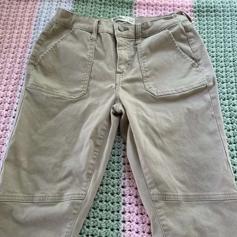 Mudd Size 5 FLX Stretch Khaki Pants Utility Skinny Zip Detailing Women’s/juniors